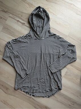 Volcom Black & White Striped Hooded Tee -0143